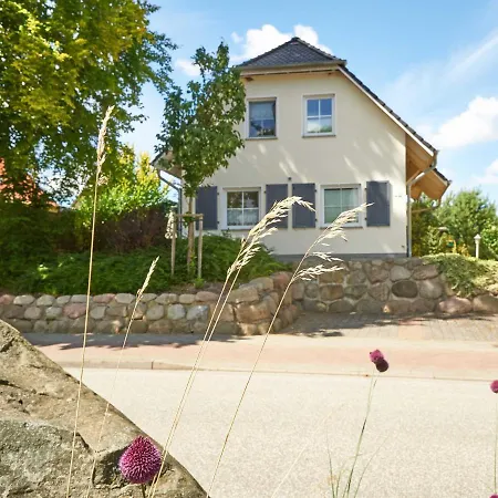 Kluenderberg In Mit Kamin, Terrasse, Strandkorb