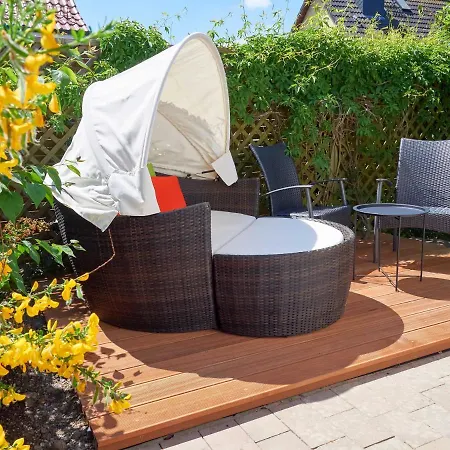 Kluenderberg In Mit Kamin, Terrasse, Strandkorb