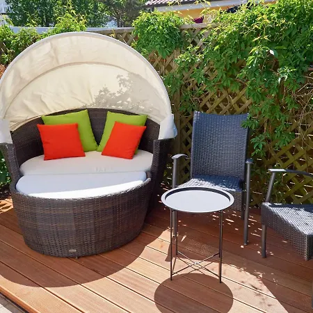 Kluenderberg In Mit Kamin, Terrasse, Strandkorb