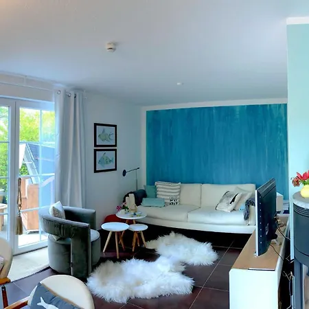 Kluenderberg In Mit Kamin, Terrasse, Strandkorb アパート ビンツ