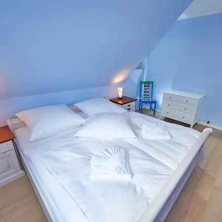 アパート Kluenderberg In Mit Kamin, Terrasse, Strandkorb