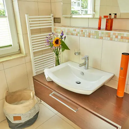 Kluenderberg In Mit Kamin, Terrasse, Strandkorb *