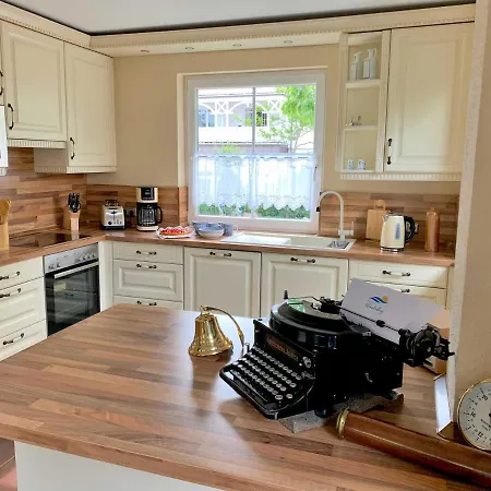 Kluenderberg In Mit Kamin, Terrasse, Strandkorb *