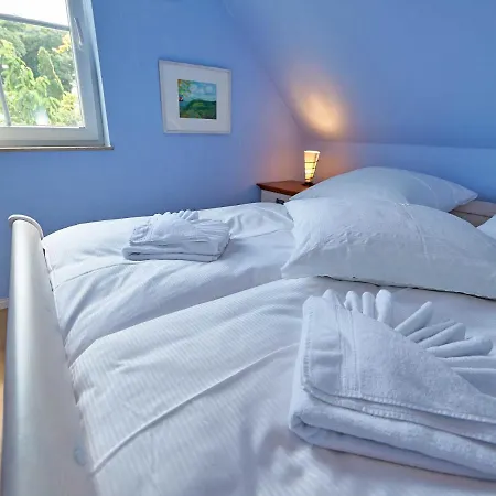 Kluenderberg In Mit Kamin, Terrasse, Strandkorb ビンツ