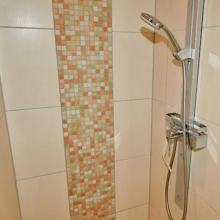 Kluenderberg In Mit Kamin, Terrasse, Strandkorb *